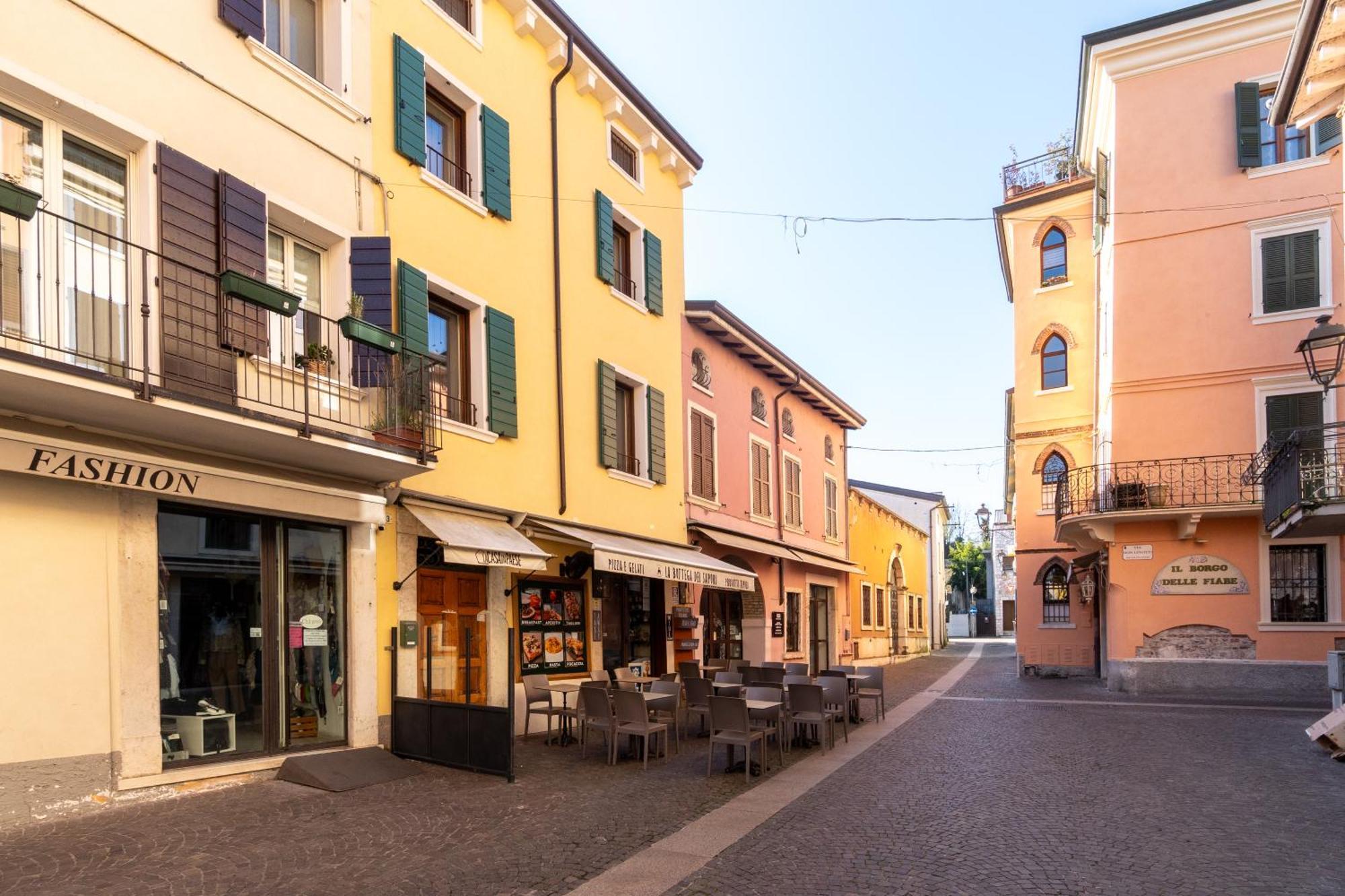 La Casa In Paese Hotel Peschiera del Garda Exterior photo