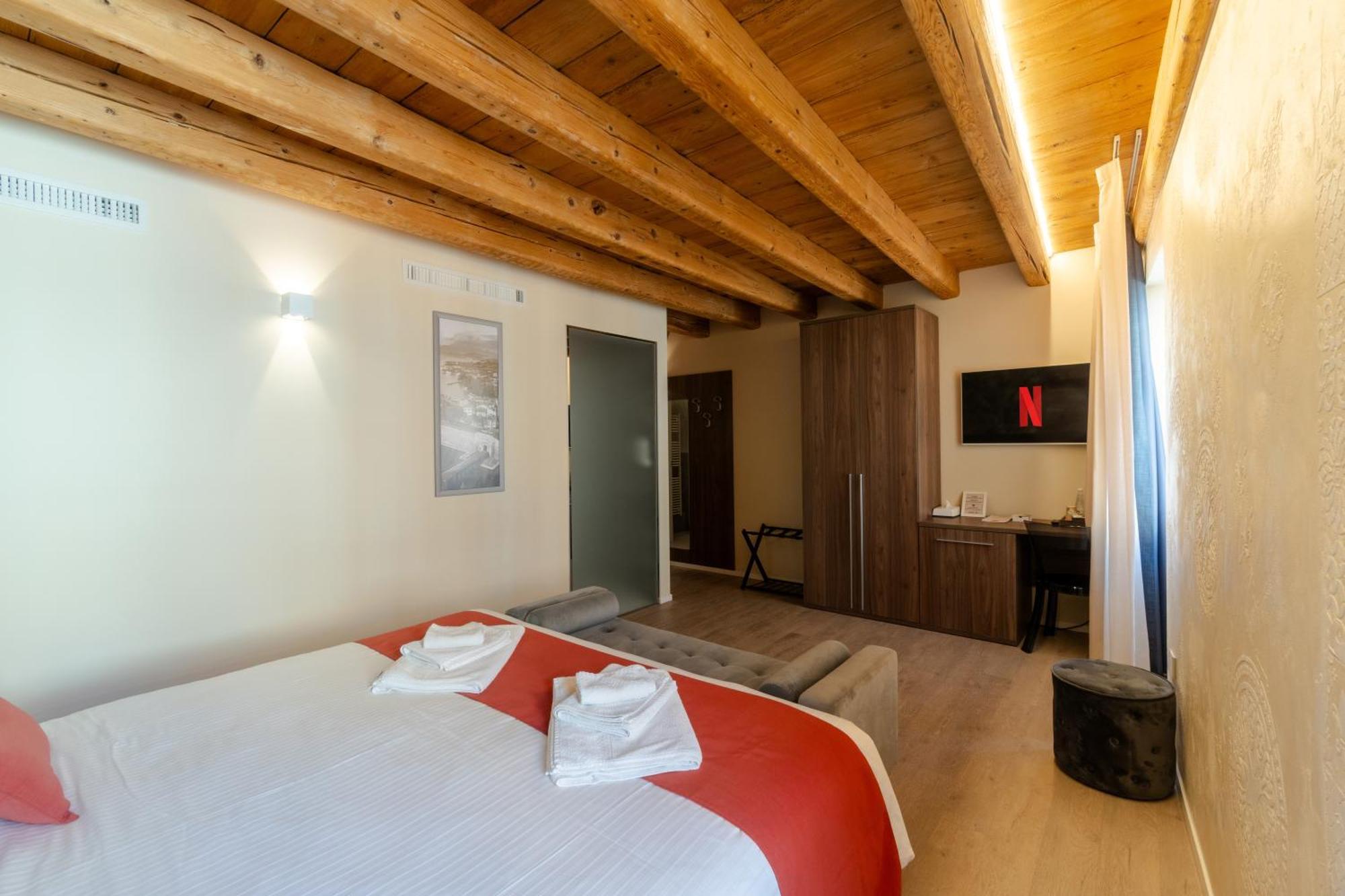 La Casa In Paese Hotel Peschiera del Garda Exterior photo