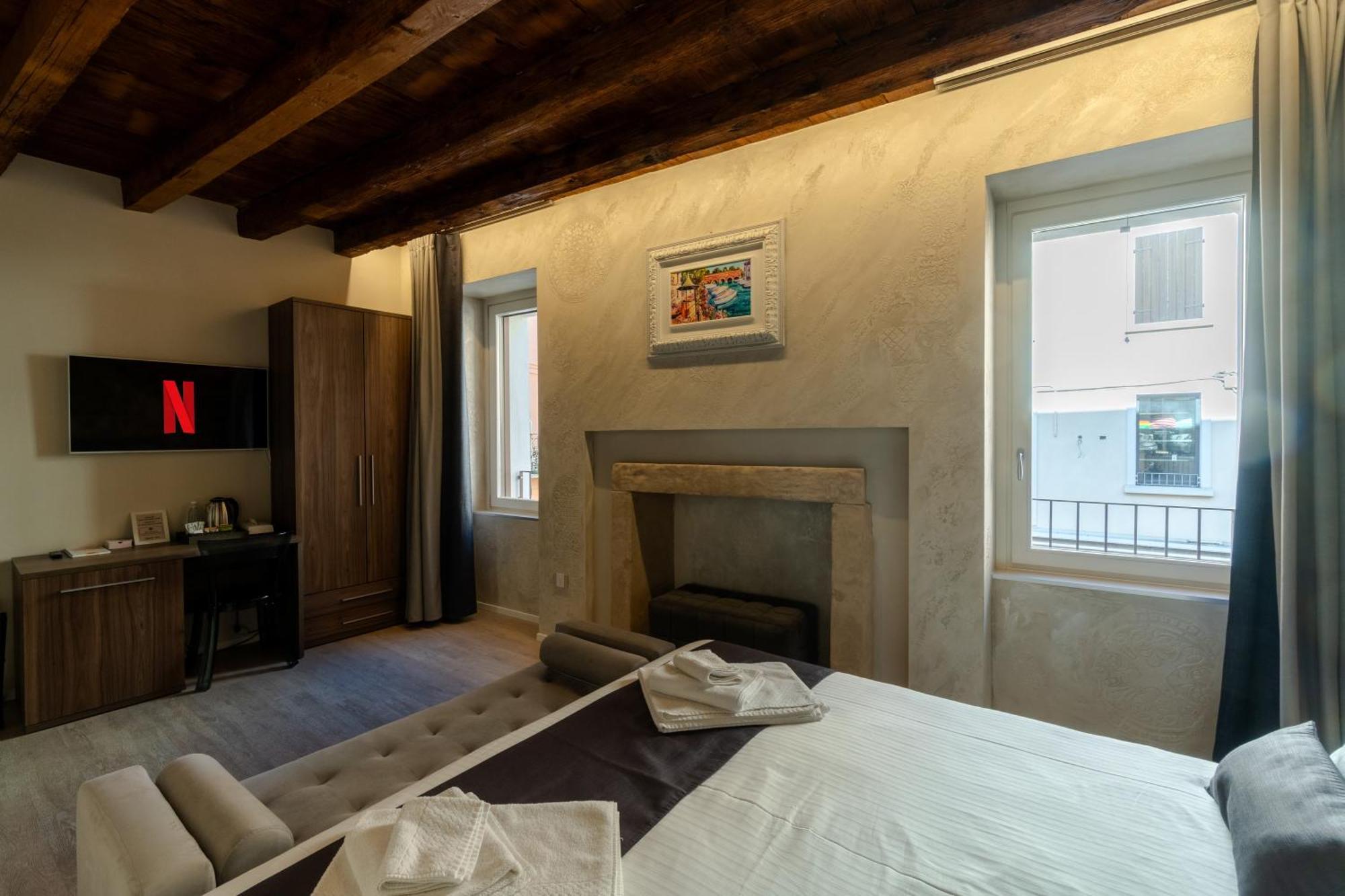 La Casa In Paese Hotel Peschiera del Garda Exterior photo
