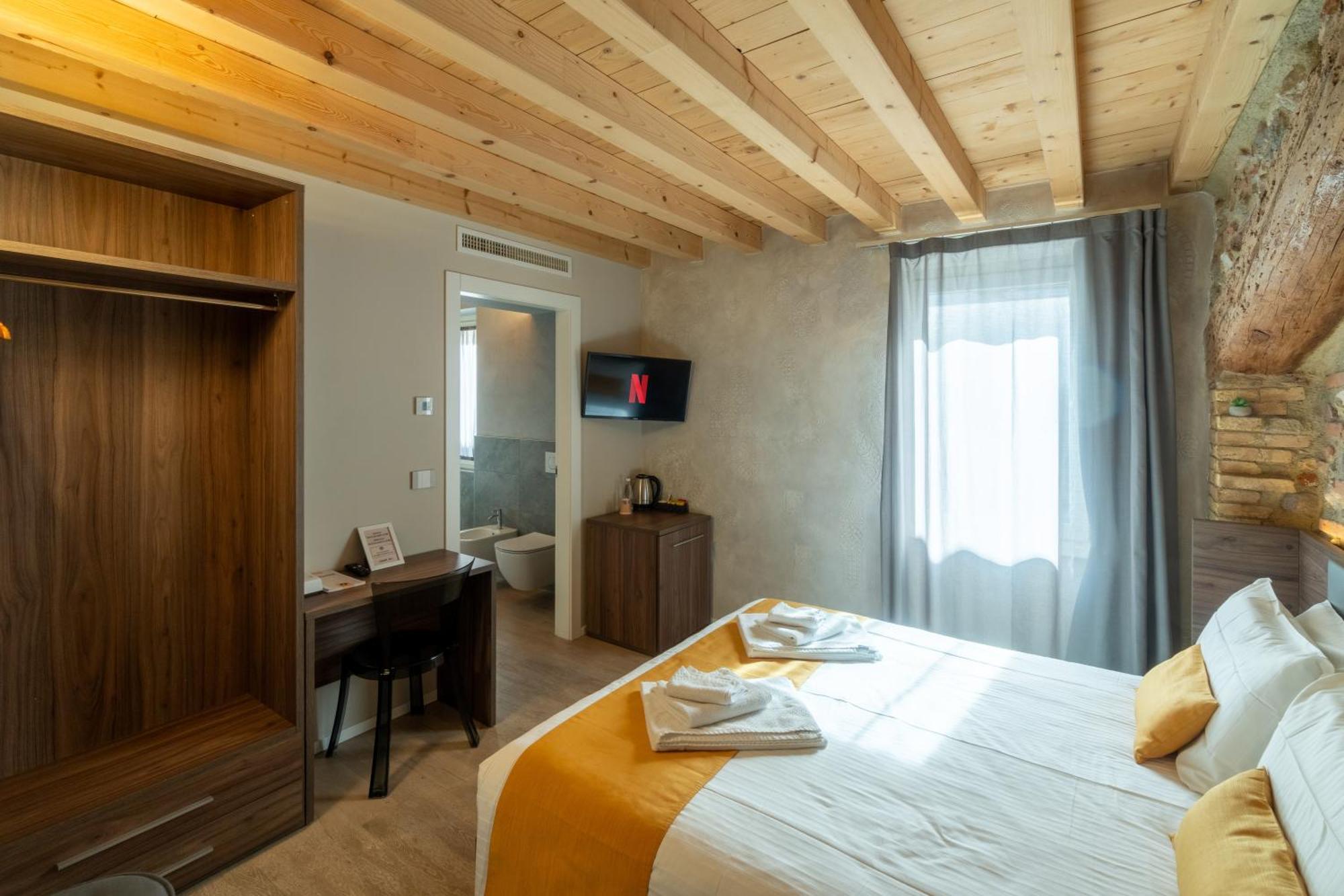 La Casa In Paese Hotel Peschiera del Garda Exterior photo